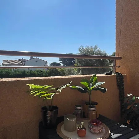 F2 Balcon, 5 Minutes Des Plages Appartamento